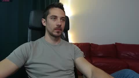 Snapshot of mrgreeneyes01 chatting on April 27, 7:39 am juan luis online show from April 27, 7:39 am