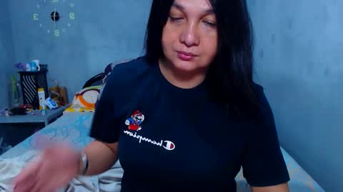 Snapshot of mrladybunnycock chatting on October 20, 12:00 am mrladybunnycock online show from October 20, 12:00 am