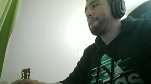 Snapshot of mrlilnice chatting on April 25, 5:32 am mrlilnice online show from April 25, 5:32 am