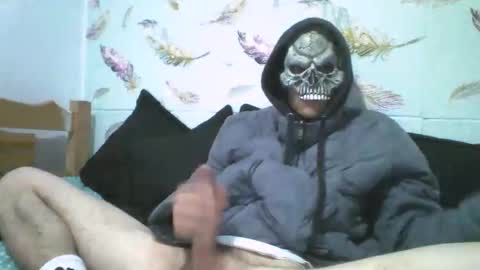 Snapshot of mrluffer777 chatting on April 27, 3:37 am mrluffer777 online show from April 27, 3:37 am