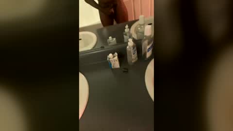 Snapshot of mrmakehercum32 chatting on July 25, 7:28 am mrmakehercum32 online show from July 25, 7:28 am