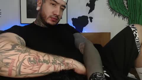 Snapshot of mrmanny__ chatting on December 10, 9:11 pm mrmanny__ online show from December 10, 9:11 pm