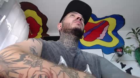 Snapshot of mrmanny__ chatting on December 17, 7:59 pm mrmanny__ online show from December 17, 7:59 pm