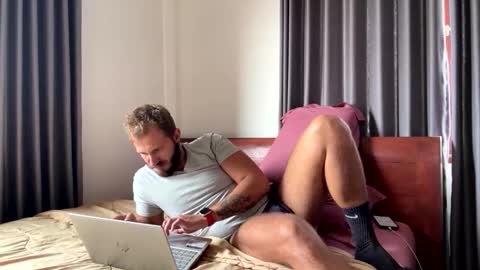 Max online show from January 8, 5:21 am