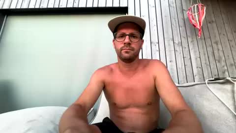 Snapshot of mrnieve chatting on July 29, 6:39 pm mrnieve online show from July 29, 6:39 pm