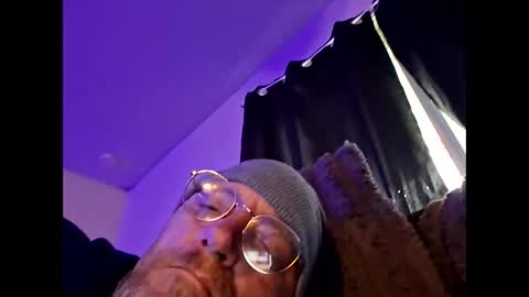 mrnmrsfucks4u online show from April 29, 11:00 pm