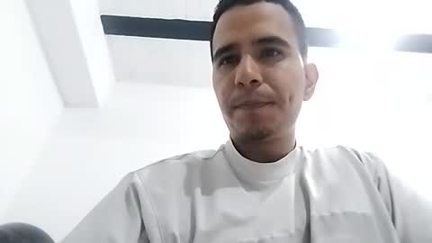 Snapshot of mrpassion3 chatting on February 8, 3:32 am mrpassion3 online show from February 8, 3:32 am