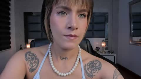 Snapshot of mrs_regina_clk chatting on June 19, 3:55 am Regina online show from June 19, 3:55 am