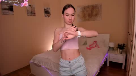 Mia online show from March 23, 12:53 pm