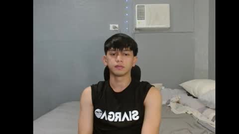 Snapshot of mrshawn95 chatting on October 10, 6:18 pm shawn online show from October 10, 6:18 pm