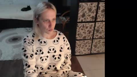 Snapshot of mrsluck chatting on June 27, 8:14 pm Sasha online show from June 27, 8:14 pm