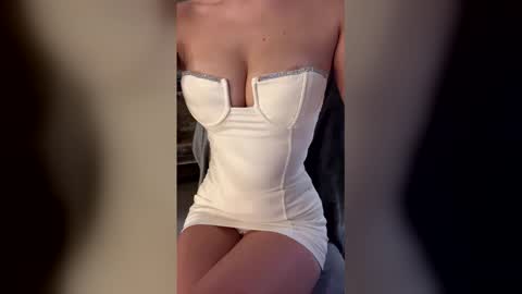 Snapshot of mrsnofacexx chatting on March 2, 9:54 pm Mary online show from March 2, 9:54 pm