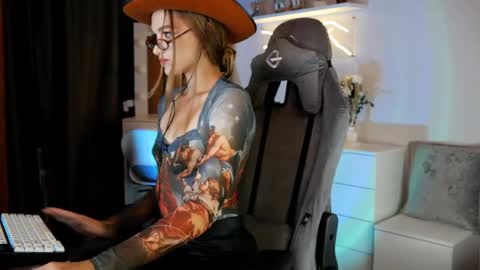 YOUR OWNER online show from February 20, 8:58 pm