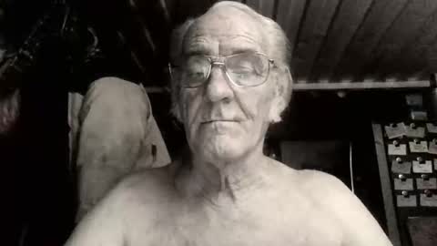Snapshot of mrsubman chatting on March 21, 12:21 pm Chuck online show from March 21, 12:21 pm
