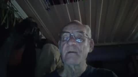 Snapshot of mrsubman chatting on April 6, 6:25 am Chuck online show from April 6, 6:25 am
