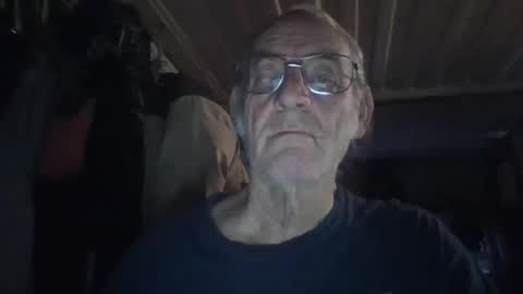 Snapshot of mrsubman chatting on April 8, 9:20 am Chuck online show from April 8, 9:20 am