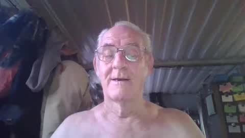 Snapshot of mrsubman chatting on April 11, 1:04 pm Chuck online show from April 11, 1:04 pm