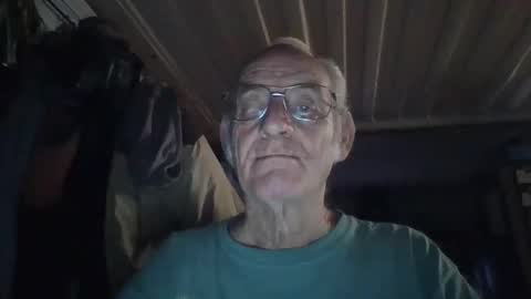 Snapshot of mrsubman chatting on April 21, 7:14 am Chuck online show from April 21, 7:14 am
