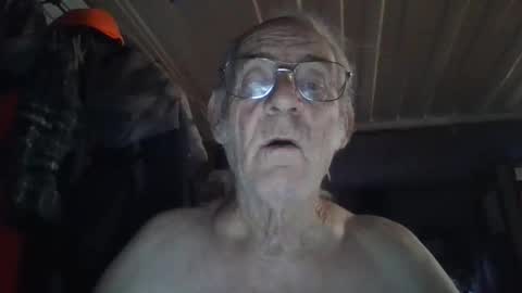 Snapshot of mrsubman chatting on May 18, 7:58 am Chuck online show from May 18, 7:58 am