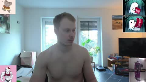 Snapshot of mrzaasch chatting on April 28, 5:07 pm Sascha online show from April 28, 5:07 pm