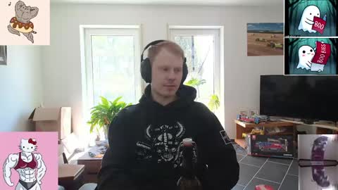 Snapshot of mrzaasch chatting on April 30, 12:22 pm Sascha online show from April 30, 12:22 pm