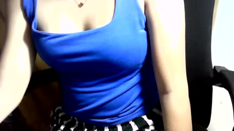 Snapshot of ms_asian19 chatting on July 4, 12:44 pm ms_asian19 online show from July 4, 12:44 pm