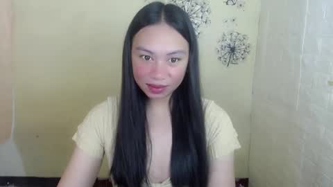 Snapshot of ms_bellaxoxo chatting on April 22, 10:22 pm Bella online show from April 22, 10:22 pm