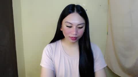 Snapshot of ms_bellaxoxo chatting on May 3, 3:56 am Bella online show from May 3, 3:56 am