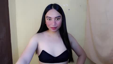 Snapshot of ms_bellaxoxo chatting on May 9, 7:02 am Bella online show from May 9, 7:02 am
