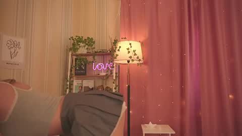 Snapshot of ms_evasweet chatting on June 1, 12:29 pm Eva 3 online show from June 1, 12:29 pm