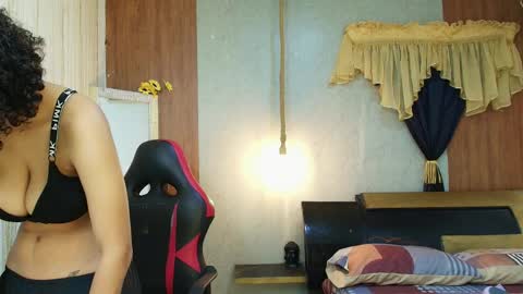 Snapshot of ms_leydi chatting on March 28, 1:49 am ms_leydi online show from March 28, 1:49 am