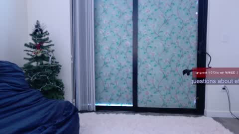 R o r i  SnapChat heyroriv2 wednesday - sunday Noon oclock mountain - 5pm mountain online show from December 20, 7:28 pm