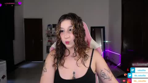 Snapshot of ms_ratuelita chatting on June 7, 6:33 pm Manuela3 online show from June 7, 6:33 pm