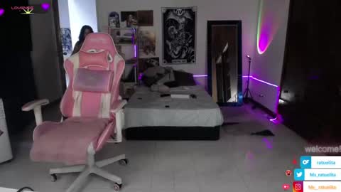 Snapshot of ms_ratuelita chatting on June 16, 6:54 pm Manuela3 online show from June 16, 6:54 pm