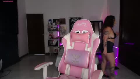 Snapshot of ms_ratuelita chatting on July 11, 7:16 pm Manuela3 online show from July 11, 7:16 pm