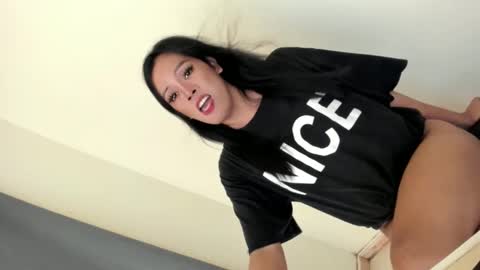 Snapshot of ms_selenaxx chatting on December 16, 8:31 am selena online show from December 16, 8:31 am