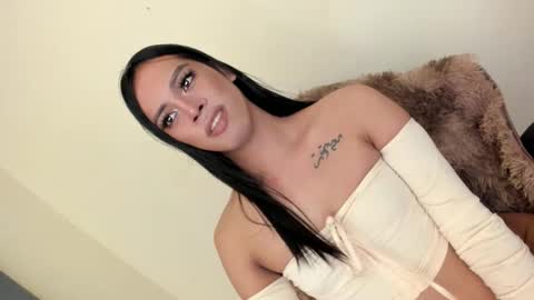 Snapshot of ms_selenaxx chatting on January 13, 11:27 pm selena online show from January 13, 11:27 pm