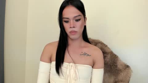 Snapshot of ms_selenaxx chatting on January 15, 1:56 am selena online show from January 15, 1:56 am