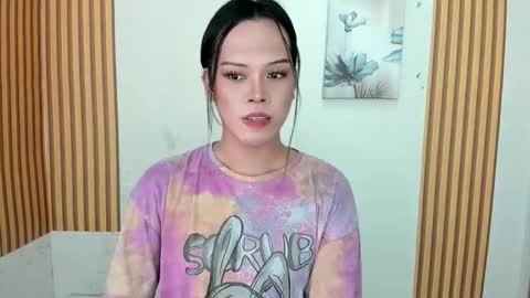Snapshot of ms_selenaxx chatting on April 5, 1:47 am selena online show from April 5, 1:47 am