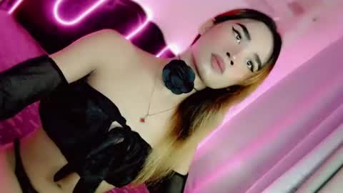 mscherry_ online show from January 12, 5:45 am