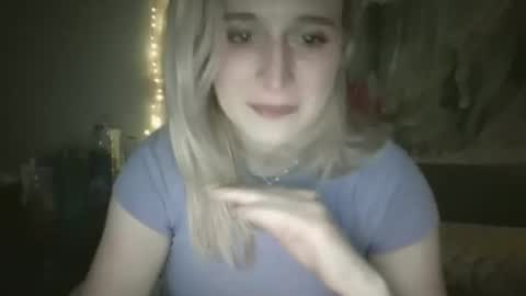 Snapshot of msclairewhatever chatting on September 12, 12:22 am msclairewhatever online show from September 12, 12:22 am