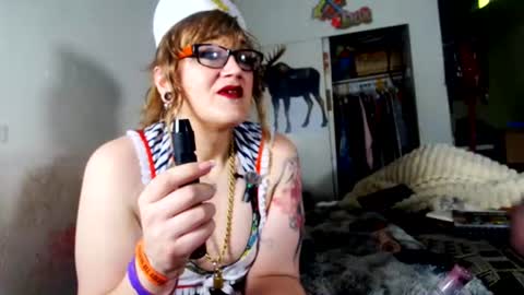 Snapshot of mscuntyluxxe chatting on August 2, 4:11 am Cunty Luxxe online show from August 2, 4:11 am