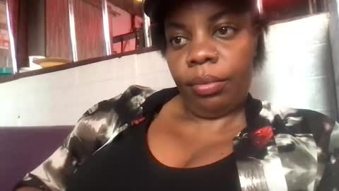 msenya online show from November 18, 1:26 pm