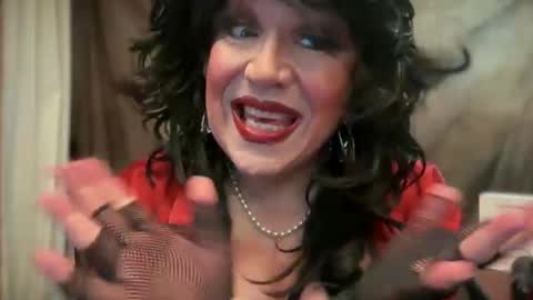 Snapshot of mskarentoy chatting on February 15, 1:10 am mskarentoy online show from February 15, 1:10 am