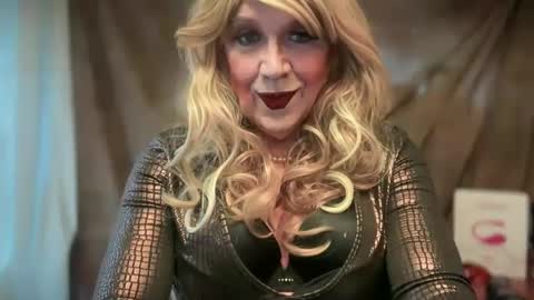 Snapshot of mskarentoy chatting on October 7, 7:11 pm mskarentoy online show from October 7, 7:11 pm