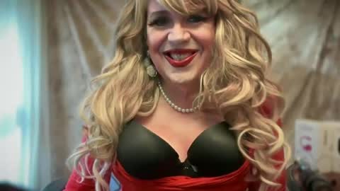 Snapshot of mskarentoy chatting on July 9, 8:35 pm mskarentoy online show from July 9, 8:35 pm
