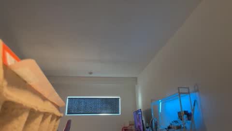 Snapshot of mskitty000 chatting on December 3, 2:15 pm mskitty000 online show from December 3, 2:15 pm