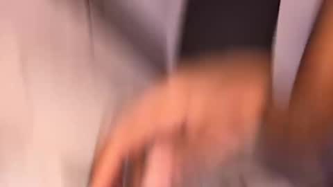 Snapshot of mskitty000 chatting on December 5, 4:25 pm mskitty000 online show from December 5, 4:25 pm