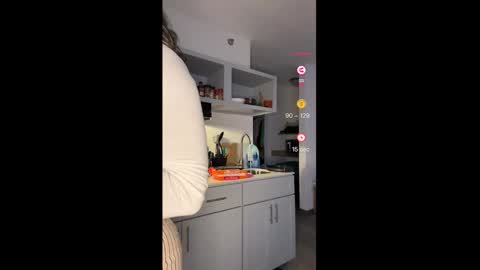 Snapshot of mskitty000 chatting on January 15, 10:46 pm mskitty000 online show from January 15, 10:46 pm