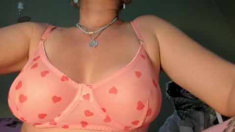 Snapshot of mspurrfectlove chatting on February 4, 2:28 am MsPurrfectLove online show from February 4, 2:28 am